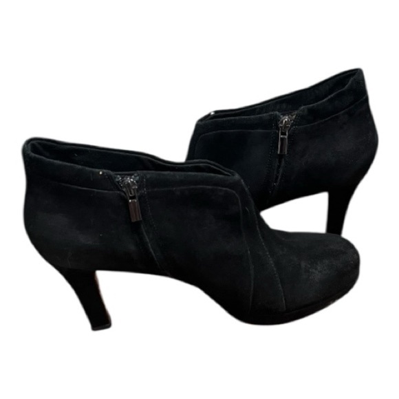Clarks Black Suede Leather Ankle Boots 11M | Comfort Heels Classic Style - Picture 2 of 5